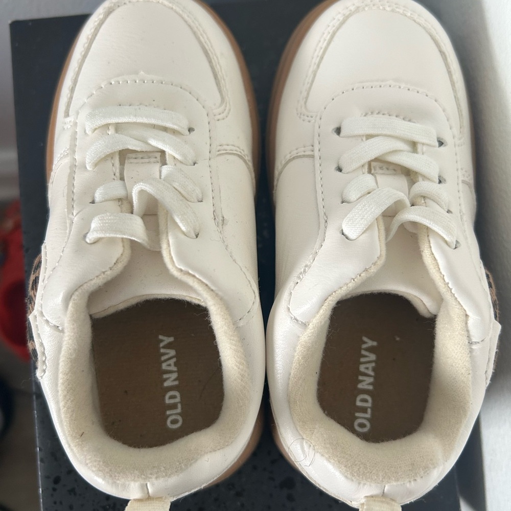 Old Navy Kids Cream Sneakers